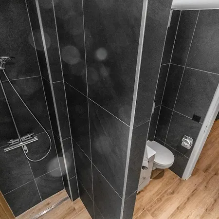 Renove Avec Vue Panoramique Et Sauna Apartman