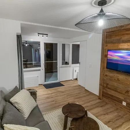 Renove Avec Vue Panoramique Et Sauna Apartman *